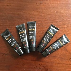 Lot 5 New hey honey uncover detoxifying mud mask